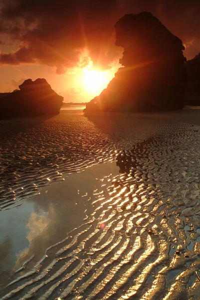 Klippformation Stranden Vid Solnedgången Hinchinbrook Island Queensland Australien — Stockfoto