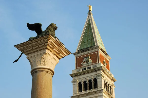 San Marco Óratorony Szent Márk Oroszlánoszlopa Piazzetta Velence Olaszország — Stock Fotó