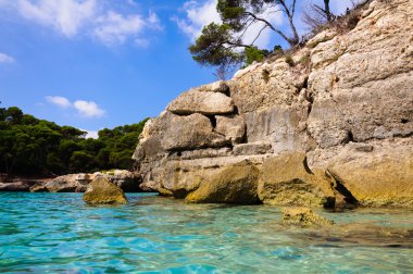 Menorca - cala mitjana - İspanya - Balear Adaları