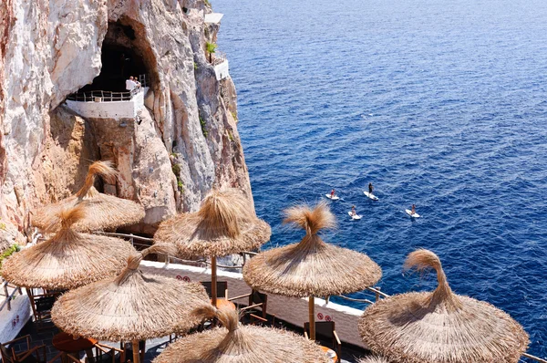 Cova d en Xoroi, crique à Cala en Porter, Minorque, Îles Baléares, Espagne — Photo