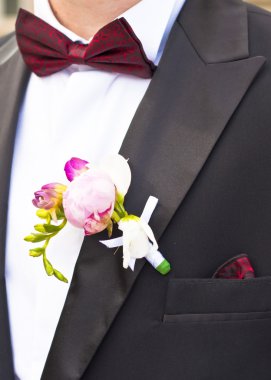 Damadın smokin Poeny Pembe çiçek Close-Up
