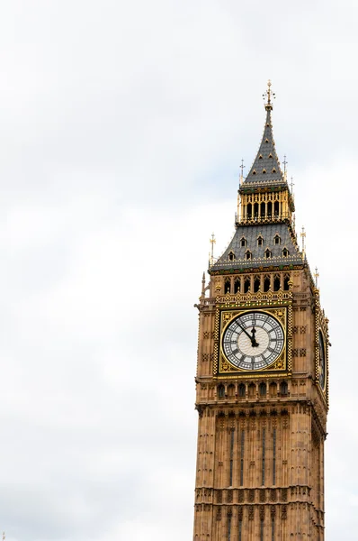 Big Ben, or St Stephen 's Tower, in Westminster, London, UK — стоковое фото