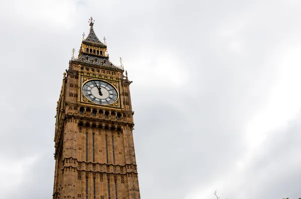 Big Ben, or St Stephen 's Tower, in Westminster, London, UK — стоковое фото