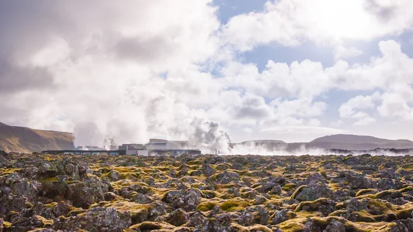 Blue Lagoon - famoso spa islandés y planta geotérmica — Foto de Stock