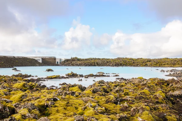 蓝色泻湖 — — 著名的冰岛温泉和地热发电厂 — 图库照片