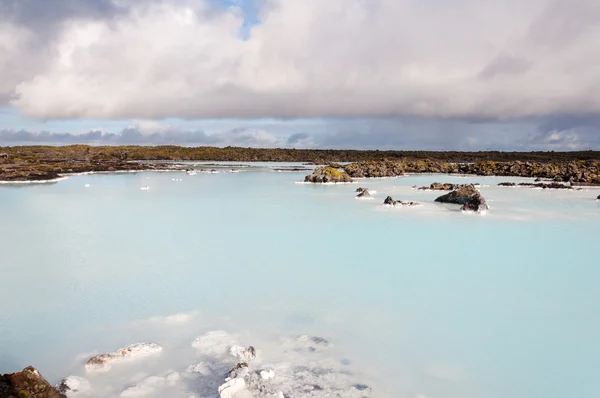 蓝色泻湖 — — 著名的冰岛温泉和地热发电厂 — 图库照片#