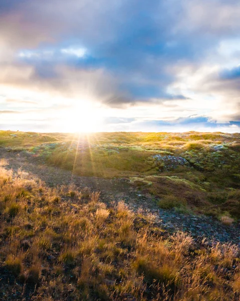 Erstaunlicher Sonnenuntergang in Island — Stockfoto