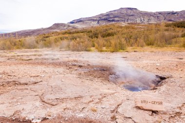 İzlanda üzerinde küçük geysir