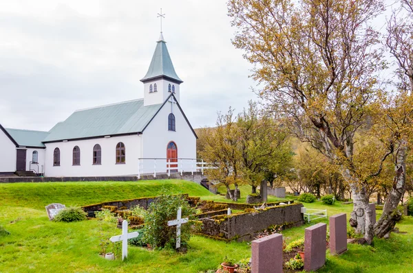Hřbitov a kostel na Islandu — Stock fotografie