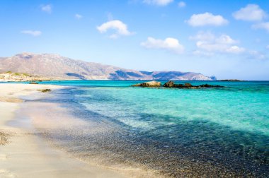 elafonissi beach, pembemsi beyaz kum ve turkuaz su, Girit Adası, Yunanistan