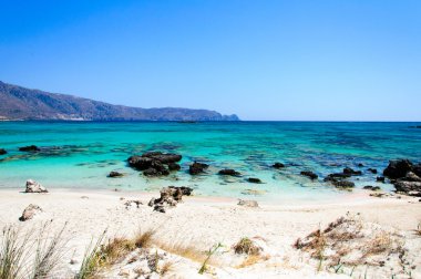 elafonissi beach, pembemsi beyaz kum ve turkuaz su, Girit Adası, Yunanistan