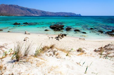 elafonissi beach, pembemsi beyaz kum ve turkuaz su, Girit Adası, Yunanistan