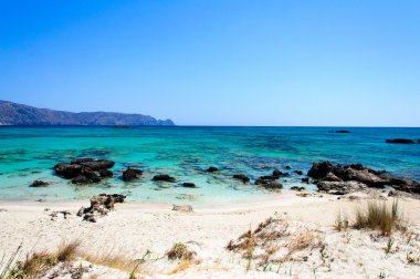 elafonissi beach, pembemsi beyaz kum ve turkuaz su, Girit Adası, Yunanistan
