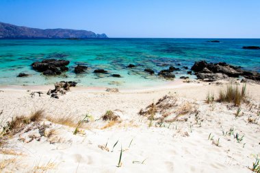 elafonissi beach, pembemsi beyaz kum ve turkuaz su, Girit Adası, Yunanistan
