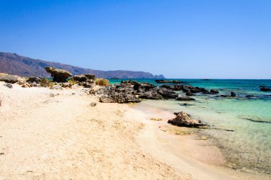 elafonissi beach, pembemsi beyaz kum ve turkuaz su, Girit Adası, Yunanistan