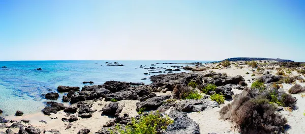 Elafonissi Strand, mit rosa weißem Sand und türkisfarbenem Wasser, Insel aus Beton, Griechenland — Stockfoto