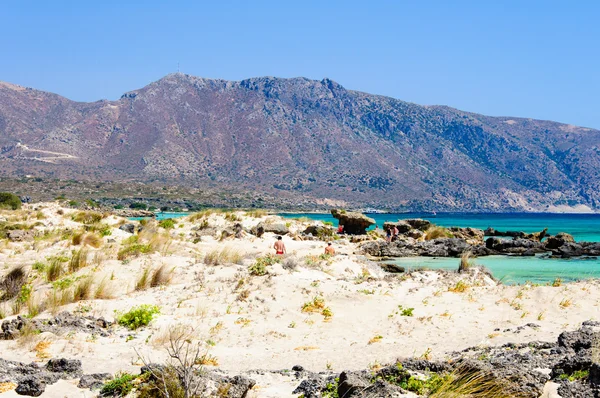 Elafonissi beach, pembemsi beyaz kum ve turkuaz su, Girit Adası, Yunanistan — Stok fotoğraf
