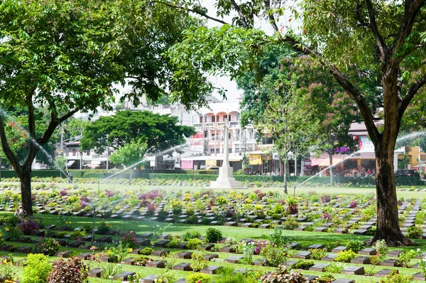 Válečný hřbitov kanchanaburi, Thajsko — Stock fotografie