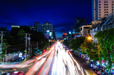 Bangkok, Tayland - 24 Nisan 2014: gece görünümü üzerinde bangkok şehir thailand.bangkok olan sermaye ve Tayland en kalabalık şehir nüfusu ile üzerinden sekiz milyon.