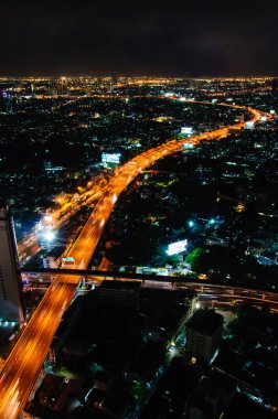 Bangkok, Tayland - 24 Nisan 2014: gece görünümü üzerinde bangkok şehir thailand.bangkok olan sermaye ve Tayland en kalabalık şehir nüfusu ile üzerinden sekiz milyon.