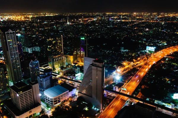 Bangkok, Tajlandia - 24 maja 2014: wgląd nocy w Bangkoku, thailand.bangkok jest stolicą i najbardziej zaludnione miasto Tajlandii liczące ponad osiem milionów. — Zdjęcie stockowe