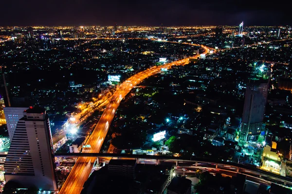 Bangkok, Thajsko - 24 května 2014: noční výhled na město bangkok, thailand.bangkok je hlavní a nejlidnatější město Thajska s počtem obyvatel více než osm milionů. — Stock fotografie