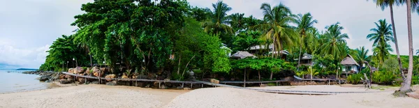 Beautiful tropical beach houses on Koh Kood island, Thailand — Stock Photo, Image