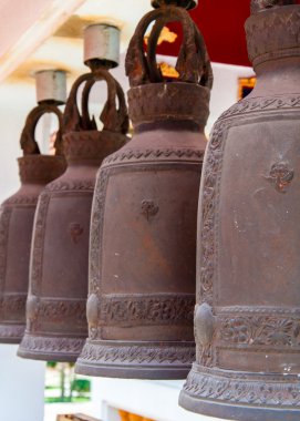 Tayland tapınak Budist Dini çan asılı satır