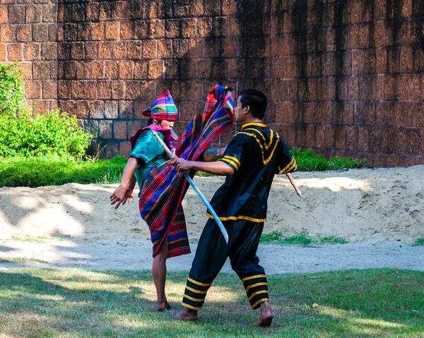 Exercício de lutadores para demonstração de arte marcial tradicional tailandesa — Fotografia de Stock