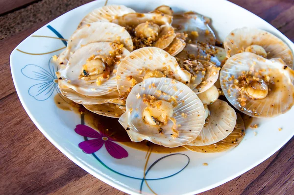 Pétoncles de mer cuits dans le style thaï traditionnel — Photo