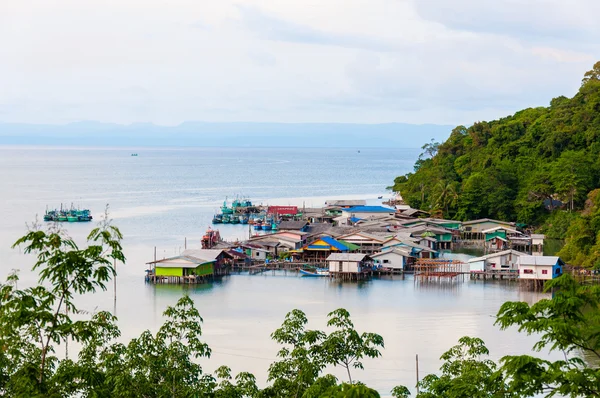 Koh Kood Island, Thailand - May 29, 2014: View of Baan AoYai Salad port and fishing village on Koh Kood Island, Thailand — Stock Photo, Image