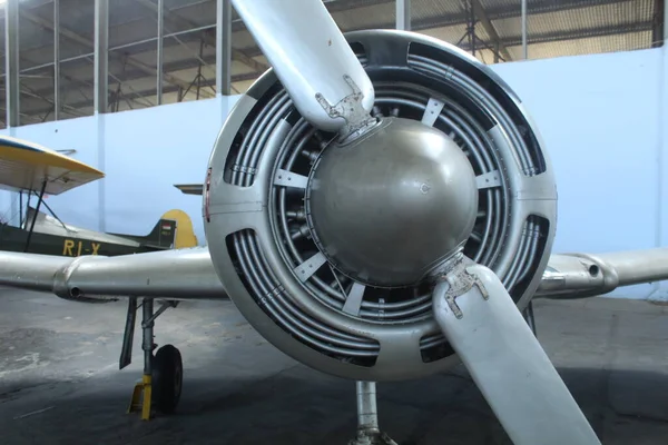 Close Retired Military Aircraft Propeller Display Aerospace Museum — Stok fotoğraf