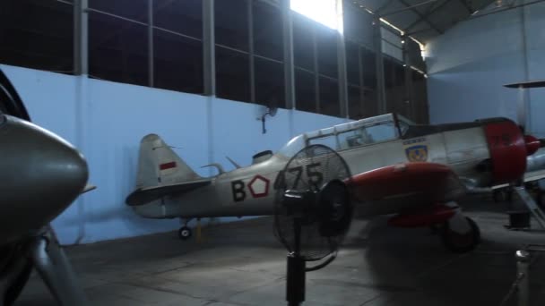 Vojenská Letadla Indonéského Letectva Která Byla Důchodu Vystavena Aerospace Museum — Stock video