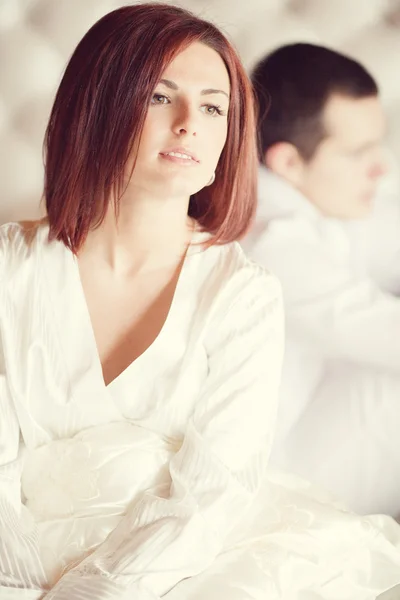 Bella giovane donna al mattino — Foto Stock