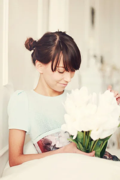 Menina bonita sorrindo — Fotografia de Stock