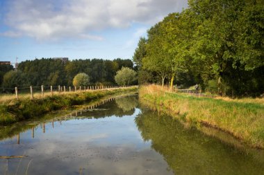 Polder Park Cronensteyn Hollanda 'nın Leiden şehrinde büyük bir park. 