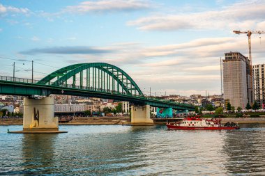 09 Temmuz 2022, Belgrad, Sırbistan, Belgrad Rıhtımı, Sava Nehri 'nde yeni yerleşim ve ticari kalkınma projesi