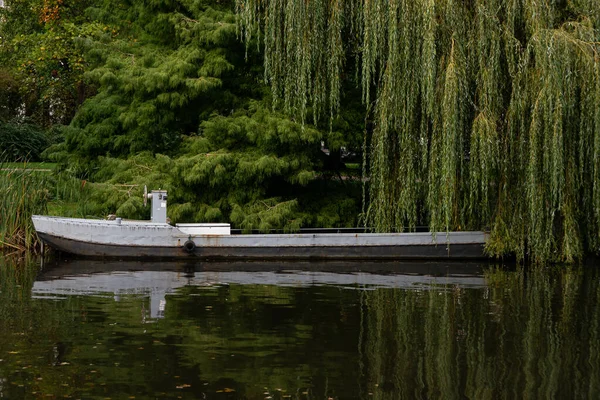 Barcos Vía Navegable Colores Otoño Plantsoen Park Leiden Países Bajos — Foto de Stock