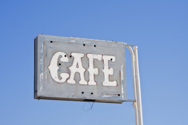 terk edilmiş kafe
