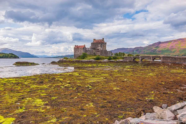 Velha Fortaleza Escócia Durante Dia Com Céu Nublado Castelo Eilean — Fotografia de Stock