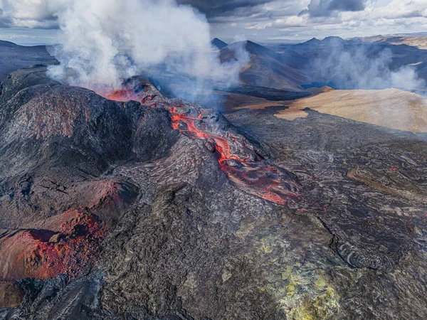 Liquid Magma Flows Volcanic Crater Volcano Iceland Reykjanes Peninsula Green — 图库照片