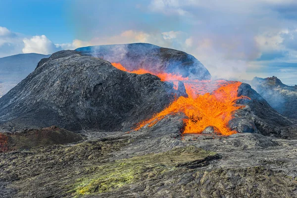 Active Volcano Reykjanes Peninsula Strong Lava Flow Volcanic Crater Iceland — 图库照片