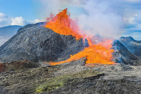 Eruption Active Volcano Reykjanes Peninsula Strong Lava Flow Volcanic Crater — Foto Stock
