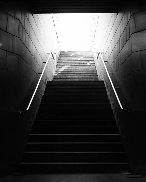 Luz no e do túnel — Fotografia de Stock