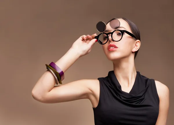 Woman in sunglasses — Stock Photo, Image