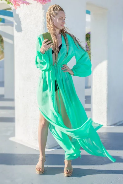 Portrait Girl Beautiful Summer Mantle Dress Posing — Foto Stock