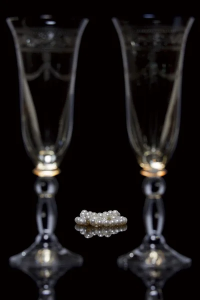 Pearls and glasses — Stock Photo, Image