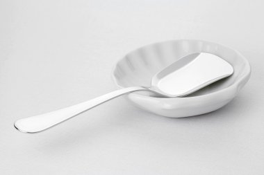 bir tabak ve kaşık havyar için