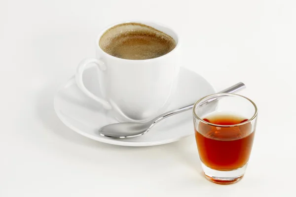 Verre avec liqueur et café — Photo