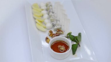 peynir karışımı ile wallnuts